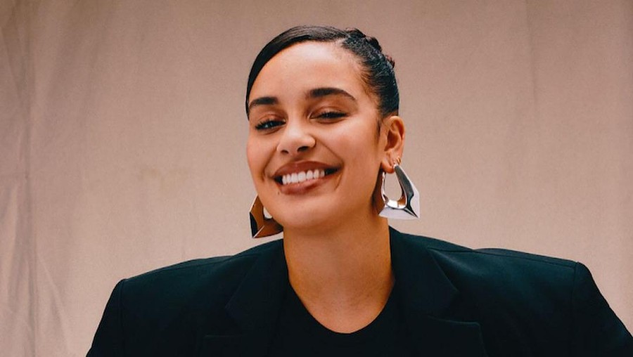 Lirik Lagu Lately - Jorja Smith