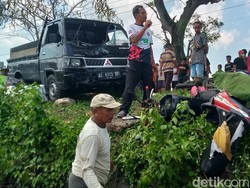 Adu Banteng 2 Motor Vs Pikap di Klaten Tewaskan 2 Siswi SMA