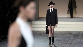 FOTO: Dior dan Gaya Androgini Marlene Dietrich yang Memukau