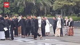VIDEO: Libur Panjang Idulfitri Usai, ASN Berlarian Telat Apel