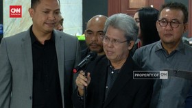 VIDEO: Serahkan Kesimpulan Ke MK, Todung: Optimis MK Punya Keberanian