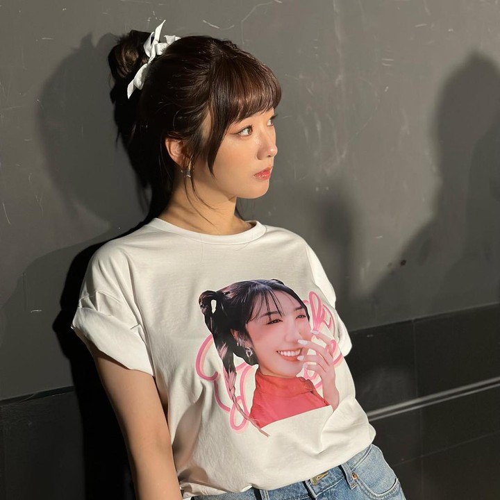 <p>Mengutip dari beragam informasi, sebelumnya ia pernah muncul dalam drama <em>Reply 1997</em>. Di sana, ia berperan sebagai <em>cameo</em> dan memainkan karakter Moon Jung Mi. (Foto: Instagram @__yoonbomi__)<br /><br /><br /></p>