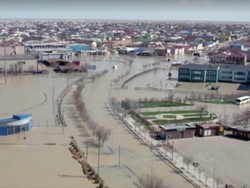 Banjir Lumpuhkan Separuh Kazakstan