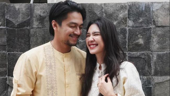 Cerita Mikha Tambayong Hadapi Perbedaan Selama Menikah dengan Deva Mahenra