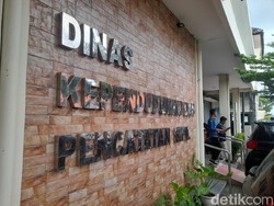 Warga Brebes Ngaku Diminta Bayar Rp 150 Ribu Urus Akta Lahir di Disdukcapil