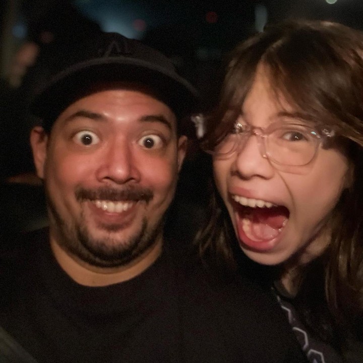 <p>Tak hanya itu, London juga memiliki hubungan yang erat dengan ayahanda, nih. Adilla kerap menampilkan potret kebersamaannya dengan sang putri. Mereka juga tak segan berpose nyeleneh saat melakukan <em>selfie.</em> (Foto: Instagram @adilladimitri)</p>