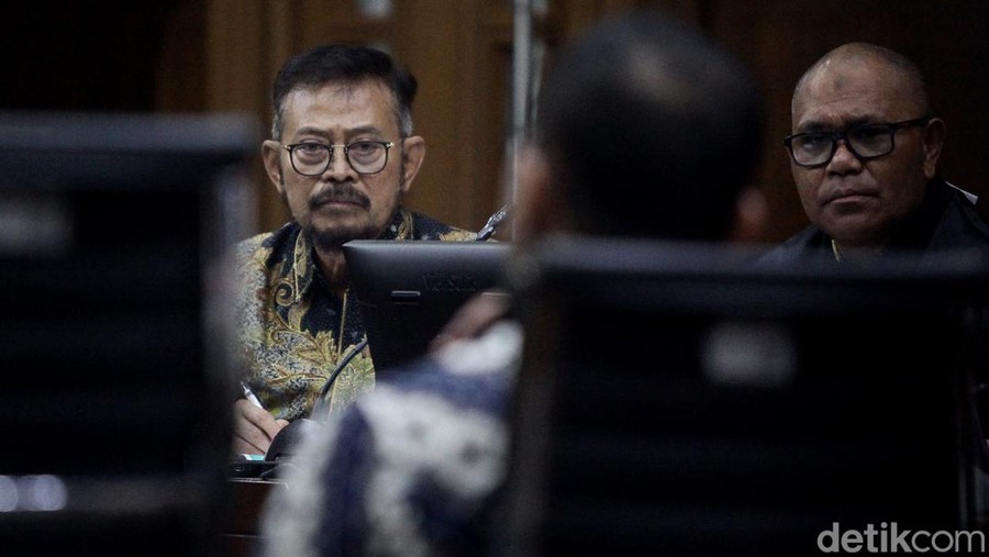 Terdakwa bekas Menteri Pertanian Syahrul Yasin Limpo menjalani sidang lanjutan. Eks Ajudan beberkan perilaku SYL dalam sidang tersebut.