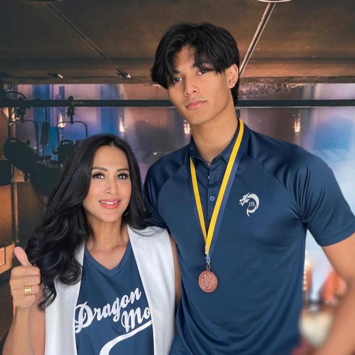 <p>Marco memang memiliki prestasi yang sering dibanggakan sang Bunda. Pria berpostur tinggi ini pernah mengikuti beberapa turnamen basket. (Foto: Instagram @dps_diahpermatasari)</p>