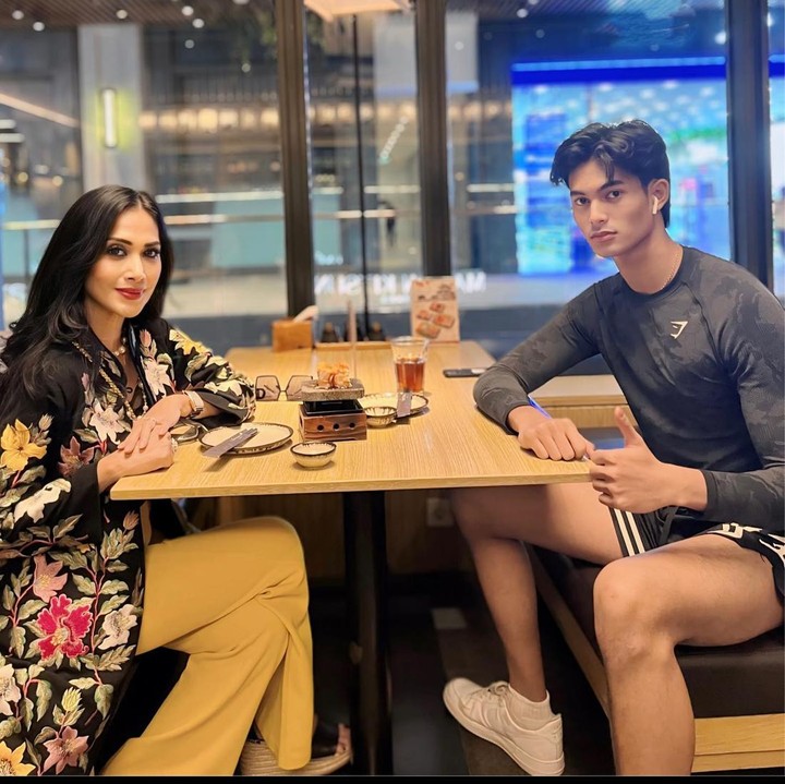 <p>Beberapa waktu lalu, Diah Permatasari dan sang suami Anton Wahyu Jatmiko, pernah mengirim Marco untuk mengikuti program Leadership Summer Camp di California, Amerika Serikat (AS). Tahun ini, rencananya Marco akan melanjutkan studi ke Amerika Serikat karena mendapatkan beasiswa. (Foto: Instagram @dps_diahpermatasari)</p>