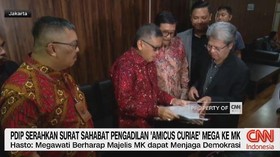 VIDEO: PDIP Serahkan Surat Sahabat Pengadilan Mega ke MK