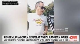 VIDEO: Pengendara Mobil Berpelat TNI Menabrak Mobil di Rest Area