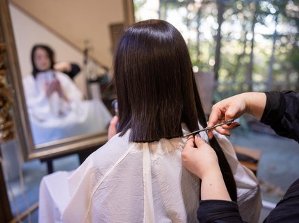Mitos atau Fakta: Potong Rambut saat Hamil, Berbahayakah bagi Janin?