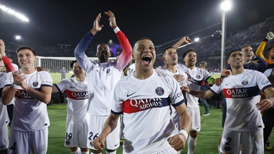 Kylian Mbappe sudah resmi jadi musuh suporter Barcelona di tengah rencana kepindahannya tim rival Real Madrid musim depan.