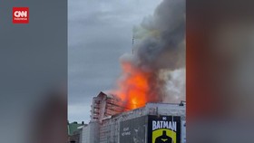 VIDEO: Gedung Ikonis Bursa Efek Lama Denmark Hangus Terbakar