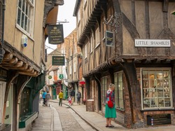 7 Fakta York, Kota Paling Ramah di Inggris yang Punya 500 Hantu Legendaris
