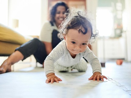 Penyebab Bayi Terlambat Duduk di Usia 7 Bulan, Salah Satunya Kurang Floor Time