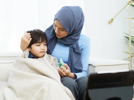 15 Doa Minta Kesembuhan Anak dari Berbagai Penyakit, Lengkap dengan Arab, Latin & Artinya