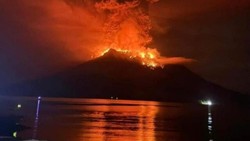 Gunung Ruang Meletus dan Berpotensi Tsunami
