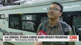 VIDEO: H+6 Lebaran, Stasiun Gubeng Masih Dipadati Penumpang