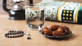 Simak cara menyimpan air zamzam agar tetap segar.