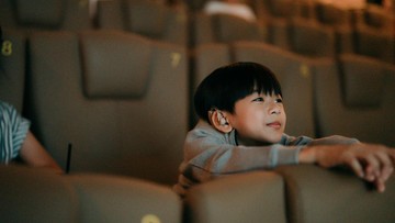 DAMPAK MENGAJAK ANAK NONTON BIOSKOP TIDAK SESUAI USIA