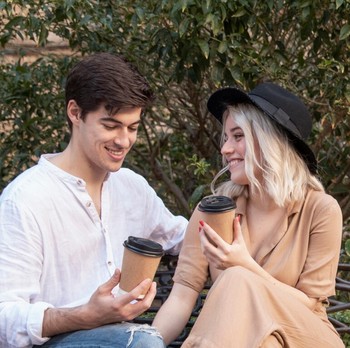 5 Tanda Pria Cuma Cari Perhatian, Bukan Komitmen