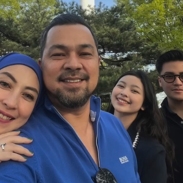<p>Dalam kunjungan ini, keluarga Annisa Trihapsari dan Sultan Djorghi juga berkesempatan mengunjungi Namsan Tower yang menjadi destinasi wisata populer. (Foto: Instagram @djorghisultan)</p>