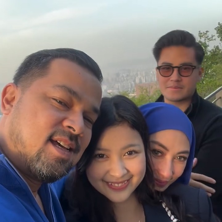 <p>Keluarga Sultan Djorghi dan Annisa Trihapsari tengah menikmati liburan di Korea Selatan. Perjalanan itu mereka lakukan dalam rangka memperingati ulang tahun sang putri, nih. (Foto: Instagram @djorghisultan)</p>