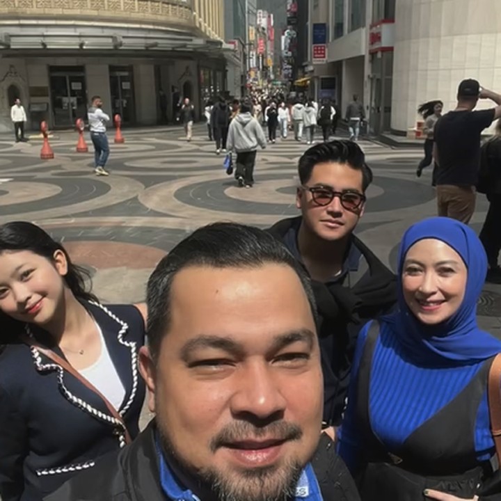<p>Di perayaan ulang tahun yang ke-16 ini, Aquene menikmati momen liburan bersama kedua orang tuanya dan sang kakak, Rafi Pangestu. (Foto: Instagram @djorghisultan)</p>