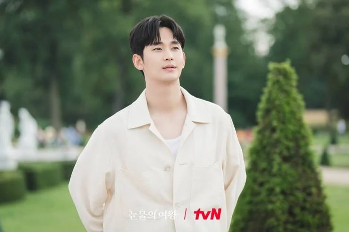 Alasan Kim Soo Hyun Jadi Pilihan Penulis Drakor 'Queen of Tears'