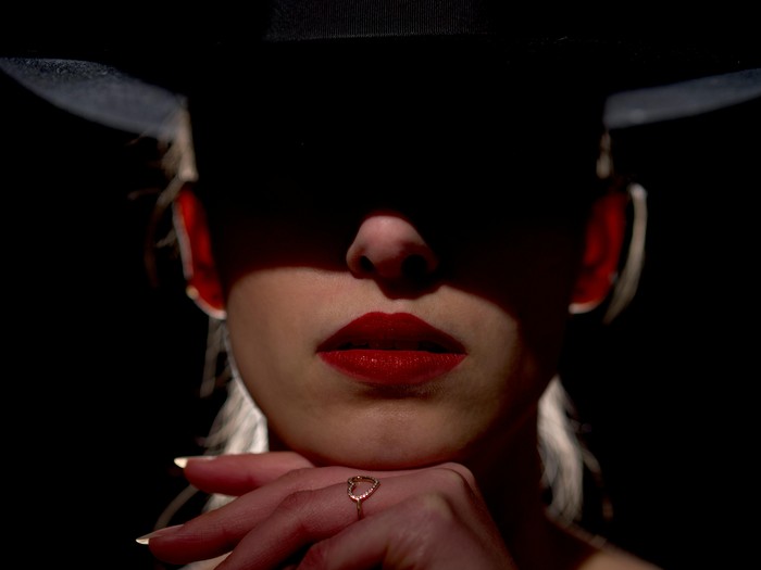 Sejarah Hadirnya Lipstik Merah, Simbol Kekuatan Perempuan!