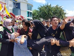 5 Mahasiswa Dompu Demo Tuntut Harga Jagung Naik Jadi Tersangka