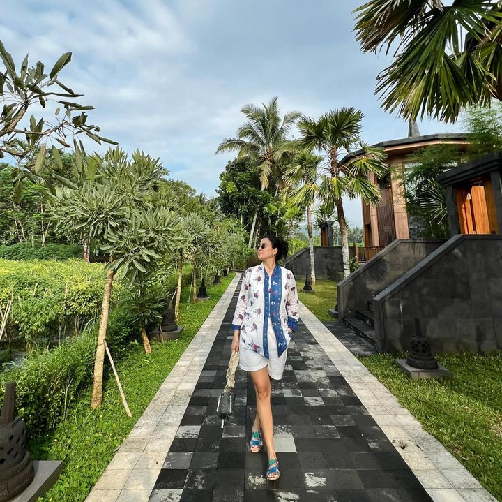 <p>Bunda ingat Marcella Zalianty? Aktris cantik ini sempat meramaikan layar kaca di era 2000-an. Kini, ia sudah menikah dan dikarunai dua anak. (Foto: Instagram @marcella.zalianty)</p>