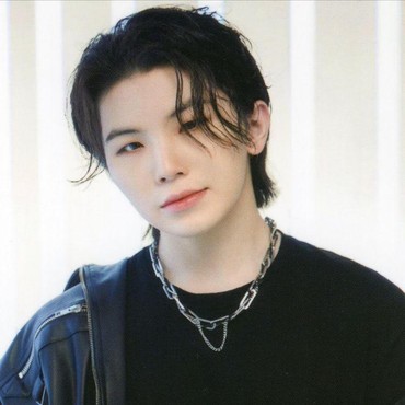 Obati Rasa Rindu, Woozi SEVENTEEN Sapa Penggemar Usai Dapat Cuti Wamil Pertama