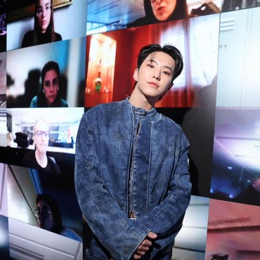 Reaksi Hoshi SEVENTEEN saat Temukan Surat dari Penggemar di Pantai