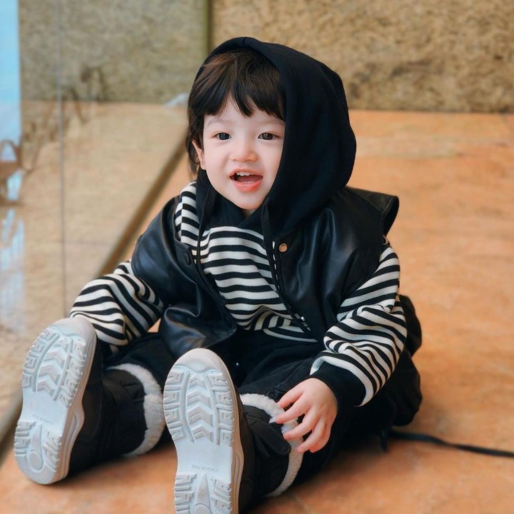 <p>Unggahan ini turut menyita perhatian netizen, lho. Tidak sedikit yang menyebut bahwa Jourell mirip anak Korea yang kerap muncul di drama, Bunda. (Foto: Instagram: @cutratumeyriska)</p>