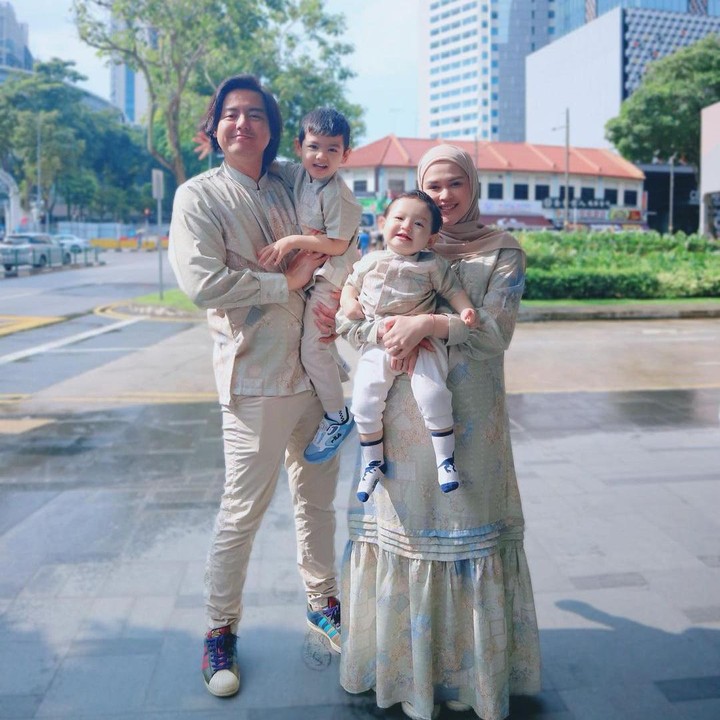 <p>Aktris ternama Cut Meyriska menikah dengan Roger Danuarta pada tahun 2019, Bunda. Dari pernikahan ini, keduanya pun dikaruniai dua orang putra. (Foto: Instagram: @cutratumeyriska)</p>