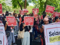Aliansi Gerakan Rakyat Tutup TPL Demo Kantor DPRD Sumut, Ini Tuntutannya