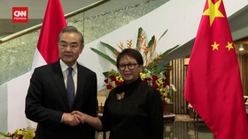 VIDEO: Momen Pertemuan Menlu China Wang Yi dan Menlu RI Retno Marsudi