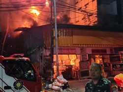 Tragedi di Jakarta Selatan, 7 Orang Tewas Saat Toko Bingkai Terbakar