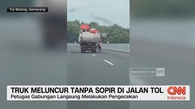 VIDEO: Truk Meluncur Tanpa Sopir Di Jalan Tol