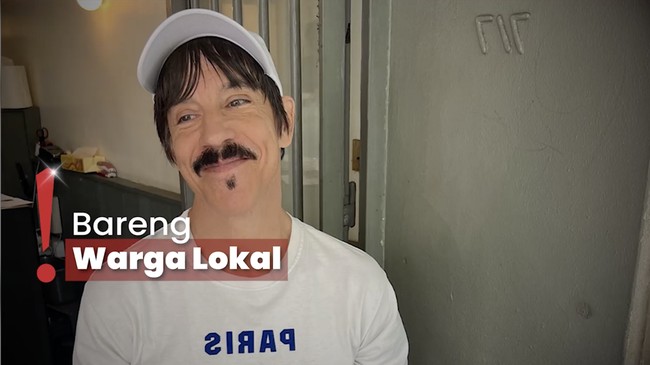 Viral Vokalis Red Hot Chilli Peppers Anthony Kiedis Nyantai di Mentawai