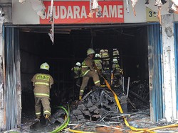 Duraji Ngaku Dengar Teriakan Sebelum Insiden Kebakaran Toko Bingkai Mampang