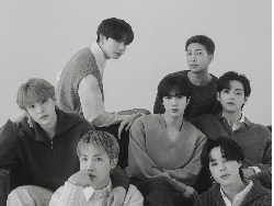 Ini Merchandise BTS yang Laris Dibeli di BTS POP-UP: MONOCHROME JAKARTA
