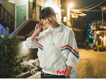 Sutradara Ungkap Alasan Pilih Byeon Woo Seok Jadi Sun Jae di 'Lovely Runner'