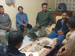 Dian yang Bacok Ade Saat Bertamu ke Rumah Teman Serahkan Diri-Jadi Tersangka