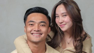 img-title Tuai Hujatan Usai Lakukan Blunder, Ernando Ari Disemangati Sang Kekasih