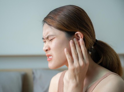 Viral Netizen Mendadak Tuli karena Pakai Headset Terlalu Lama, Ini Kata Dokter THT
