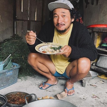 Jualan di Pasar Malah Dicap Bangkrut, Isa Bajaj Justru Sering Berbagi Dagangan ke Orang