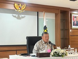 Menteri ESDM Beri Sinyal Atur Pembelian Pertalite & LPG 3 Kg Juni